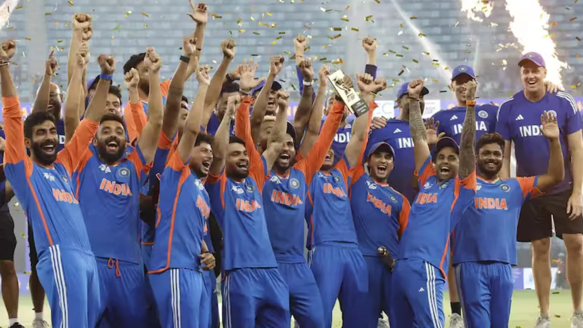 India Refuse to Take Trophy