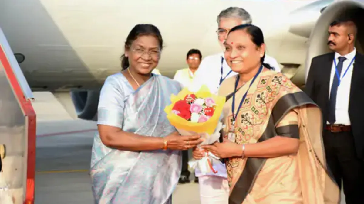 converted_image - 2025-10-10T000033.646 President Droupadi Murmu Arrives in Rajkot