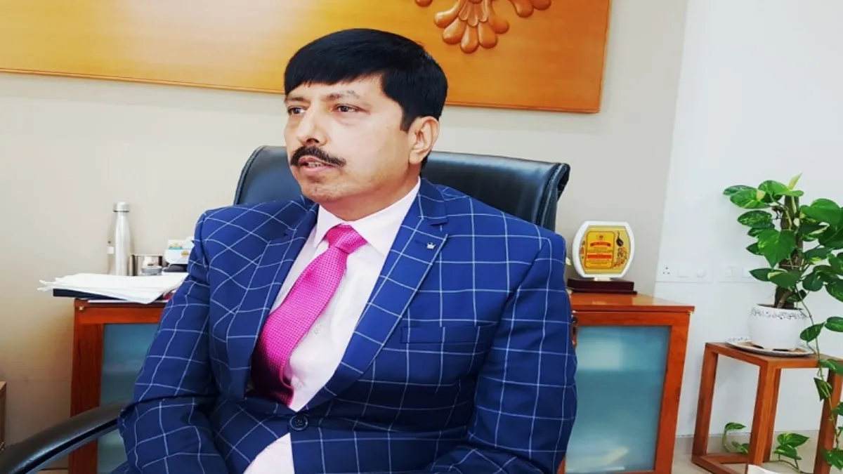 Who is Manoj Kumar Das