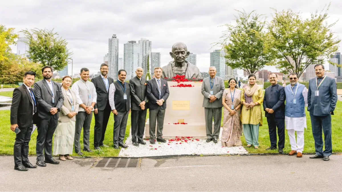 Poonam Madam in New York 