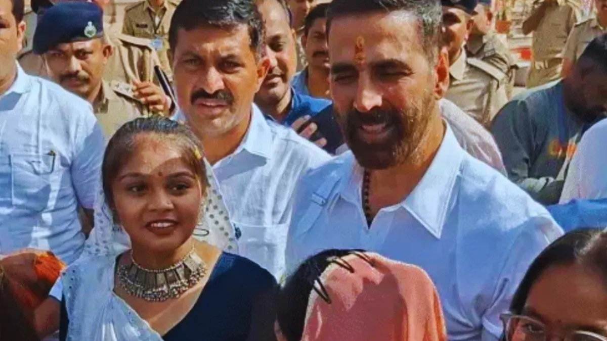 converted_image (80) Akshay Kumar Visits Modi Hometown Vadnagar