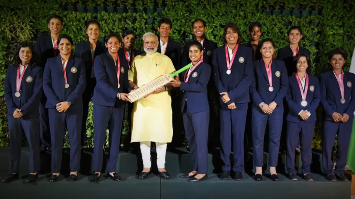 PM Modi Meets World Champion Indian Women’s Team